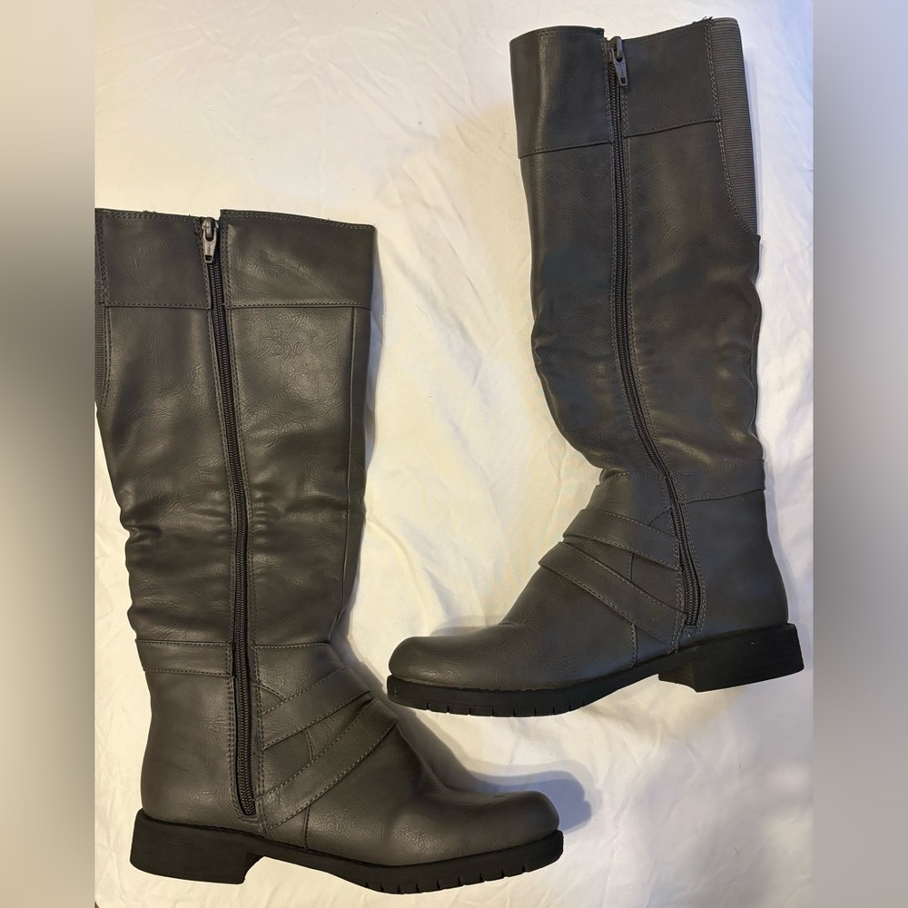 Life Stride Maximize Gray Riding Boot -size 7